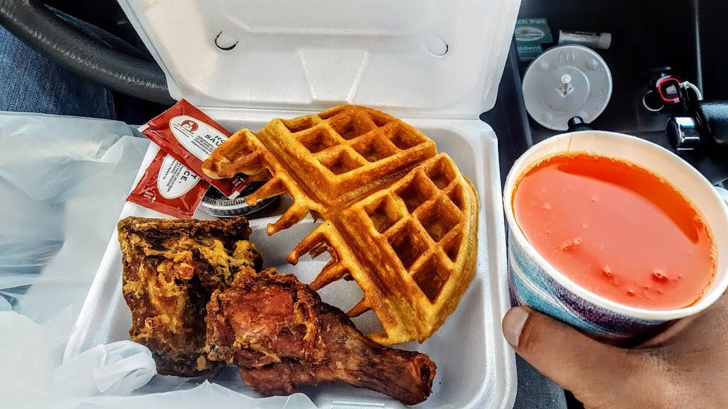 Walts Flavor Crisp Chicken Express | restaurant | 103 N Lincoln St, Wilmington, DE 19805, USA | 3024292587 OR +1 302-429-2587