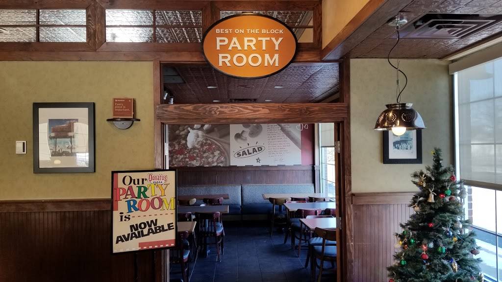 Donatos Pizza | restaurant | 8880 E 96th St, Fishers, IN 46037, USA | 3175958844 OR +1 317-595-8844