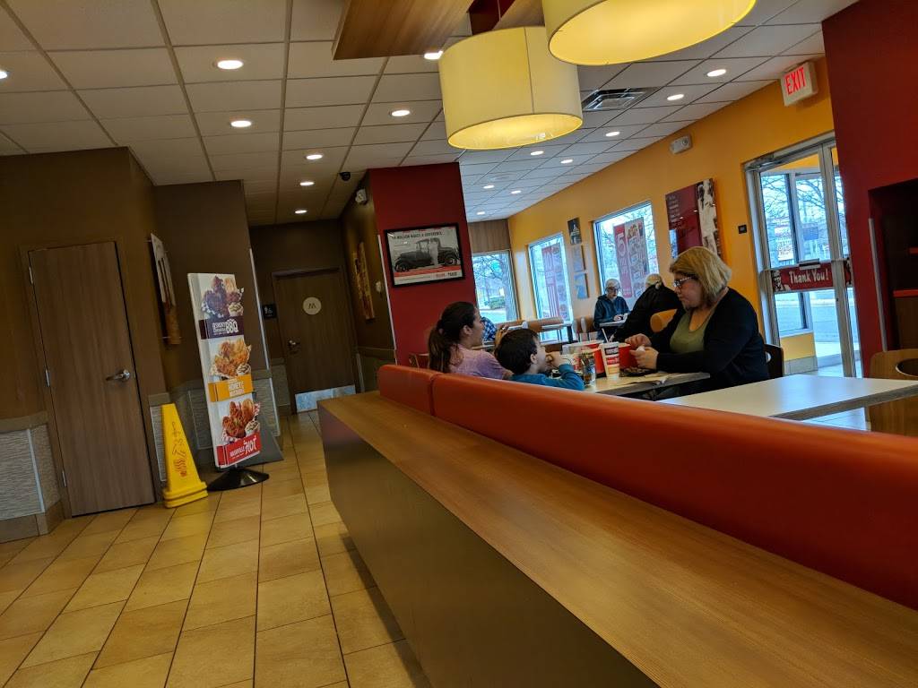 KFC | restaurant | 5711 Columbia Pike, Baileys Crossroads, VA 22041, USA | 7035781710 OR +1 703-578-1710