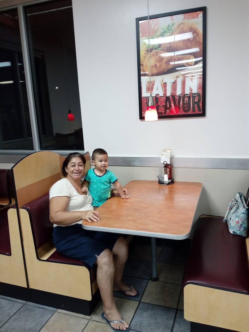 Pollo Campero | restaurant | 750 N Congress Ave, Boynton Beach, FL 33426, USA | 5617382662 OR +1 561-738-2662