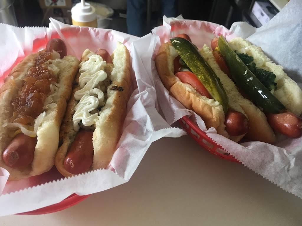 Matts Famous Chili Dogs | restaurant | 6615 E Marginal Way S, Seattle, WA 98108, USA | 2067680418 OR +1 206-768-0418