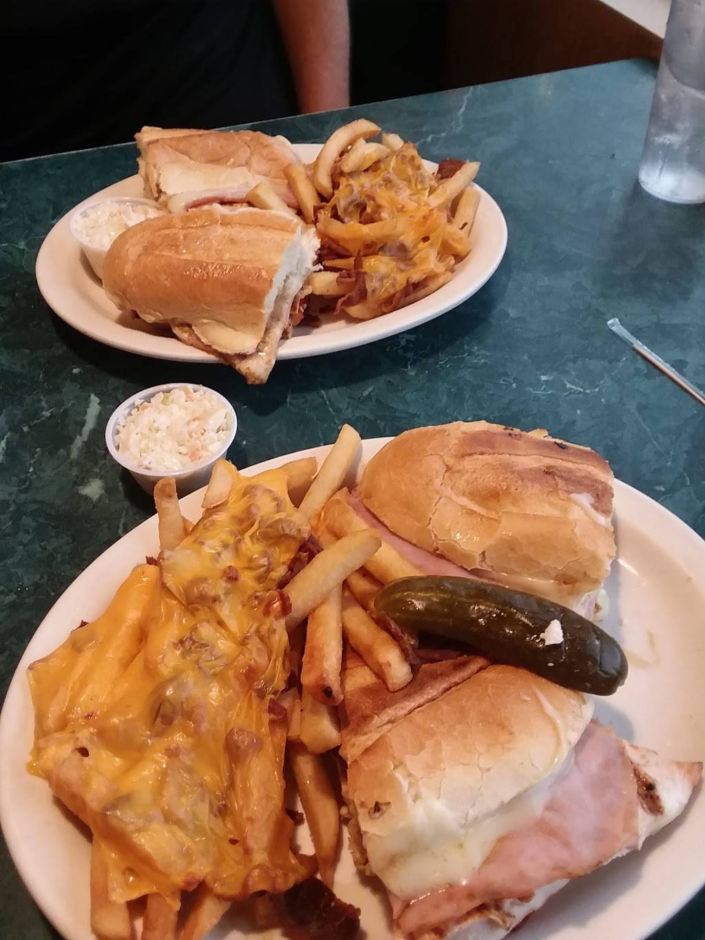 The Grill | restaurant | 706 W Elizabeth Ave, Linden, NJ 07036, USA | 9088623066 OR +1 908-862-3066