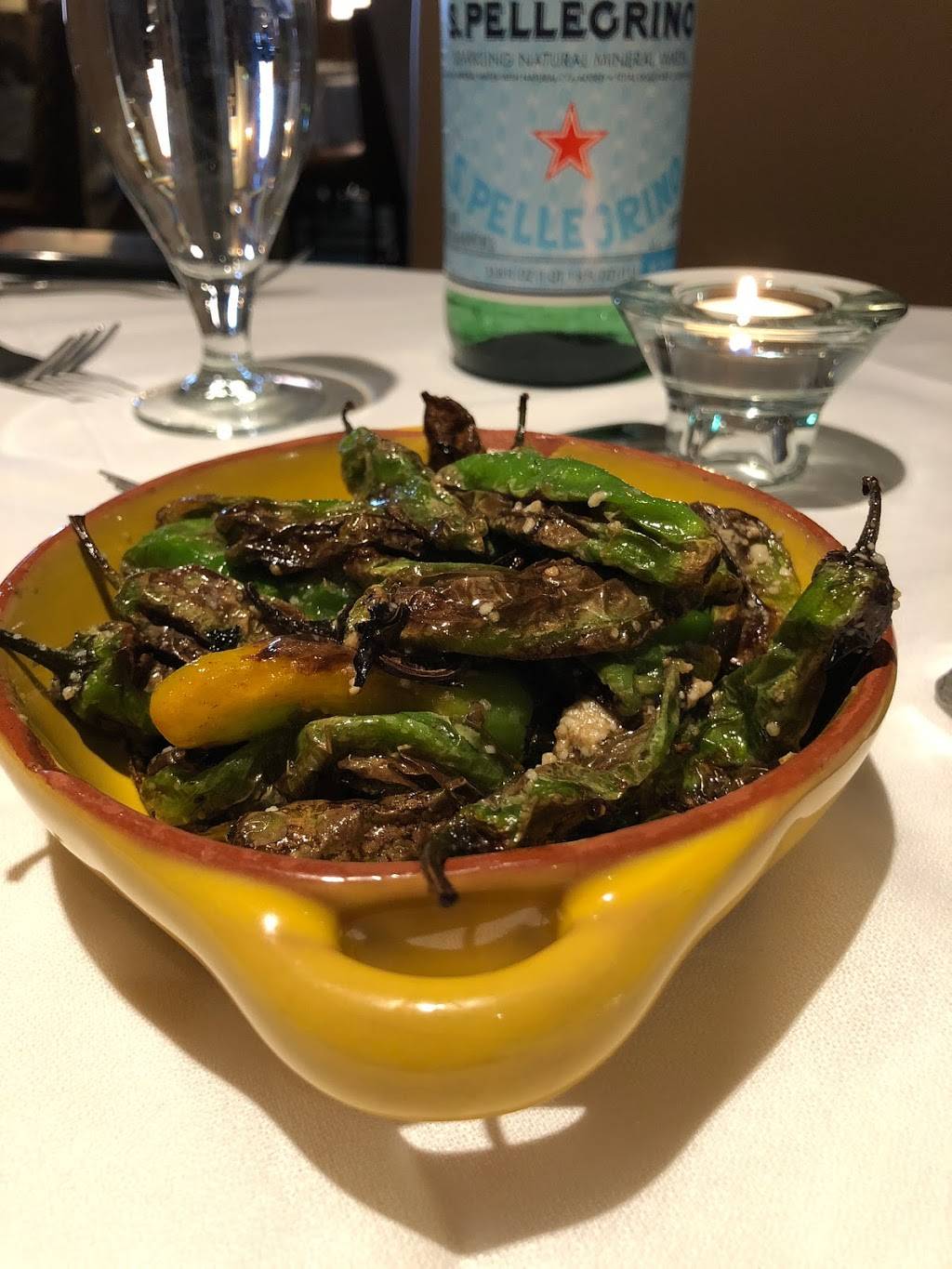 Vallozzis Restaurant | restaurant | 855 Georges Station Rd, Greensburg, PA 15601, USA | 7248367663 OR +1 724-836-7663