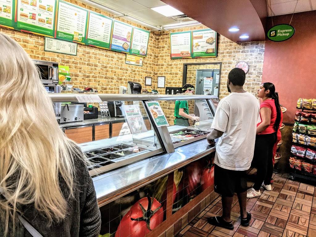 Subway | meal takeaway | 7245 E Tanque Verde Rd Suite 110, Tucson, AZ 85715, USA | 5205463548 OR +1 520-546-3548