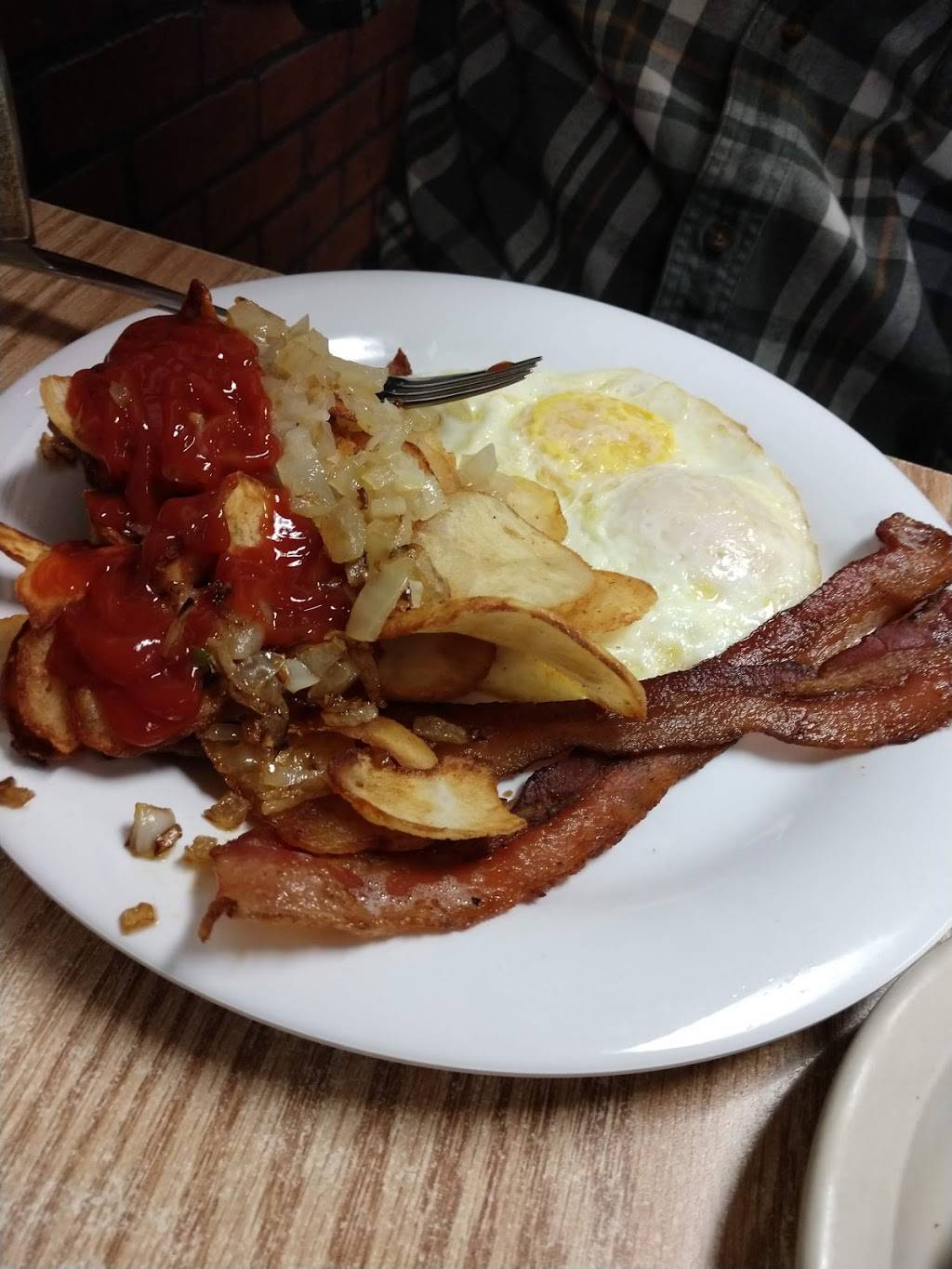 J Ts Country Kitchen | restaurant | 8012 Miller Rd, Swartz Creek, MI 48473, USA | 8106354143 OR +1 810-635-4143