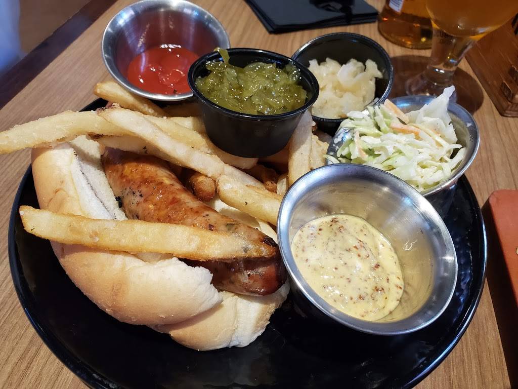 Anheuser-Busch Biergarten | restaurant | 1127 Pestalozzi St, St. Louis, MO 63118, USA | 3145772626 OR +1 314-577-2626