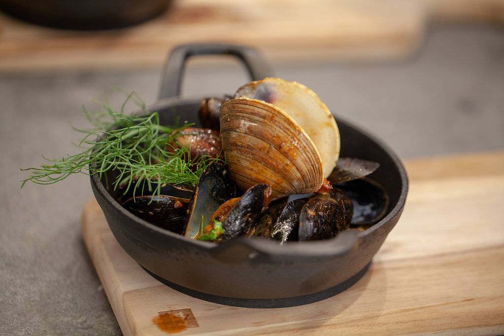 La Bodega Tapas | restaurant | 790 Price St, Pismo Beach, CA 93449, USA | 8052955400 OR +1 805-295-5400