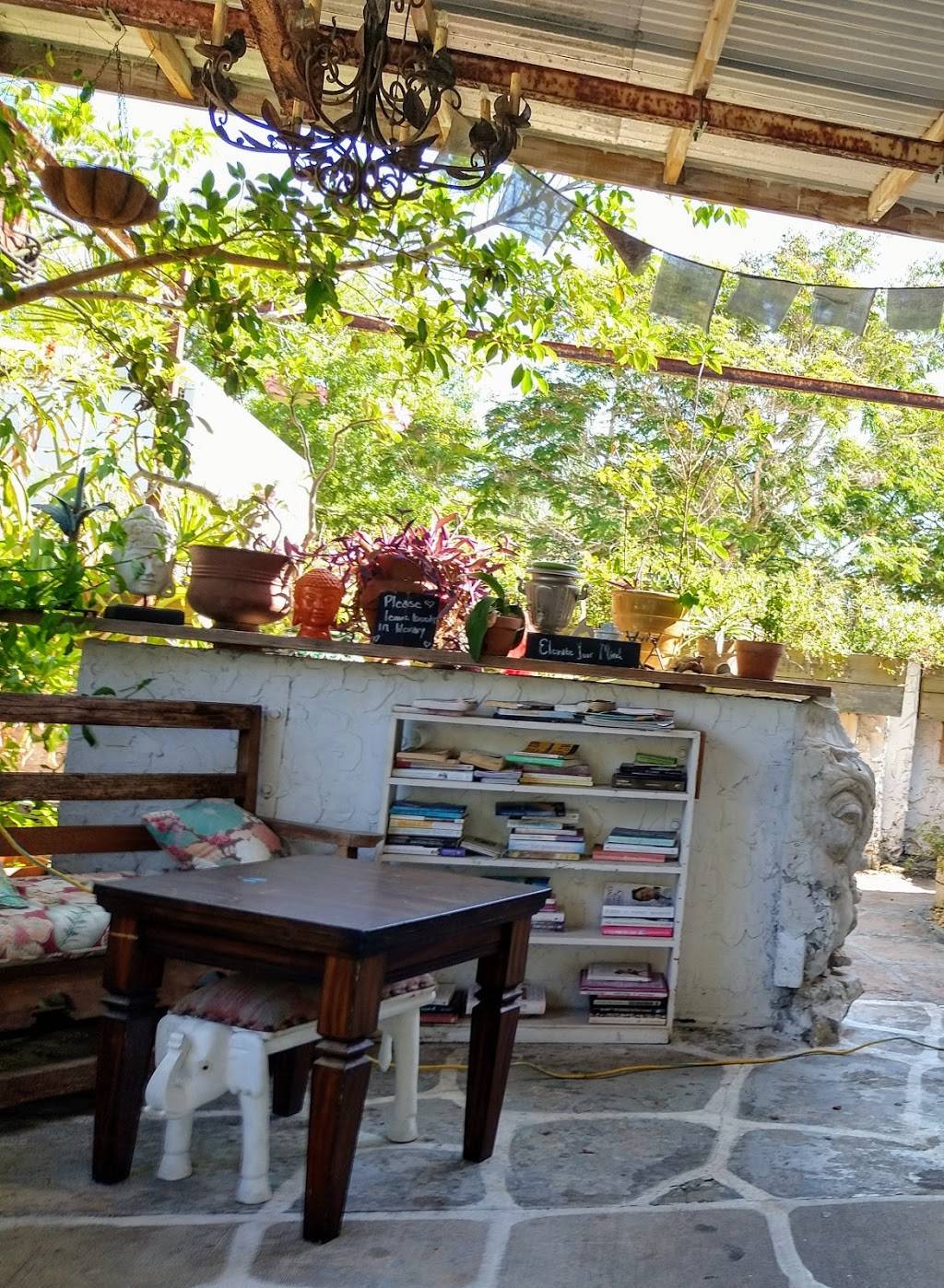 Floresta Delray Vegan Cafe | restaurant | 2219 Seacrest Blvd Unit 1, Delray Beach, FL 33444, USA | 5615016768 OR +1 561-501-6768