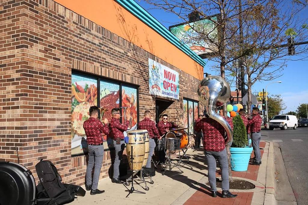 Playas Nayaritas | restaurant | 6000 W Grand Ave, Chicago, IL 60639, USA | 7738874473 OR +1 773-887-4473