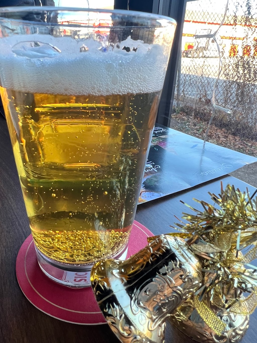 Bottoms Up Restaurant & Bar | restaurant | 9718 W Irving Park Rd, Schiller Park, IL 60176, USA | 2247812298 OR +1 224-781-2298