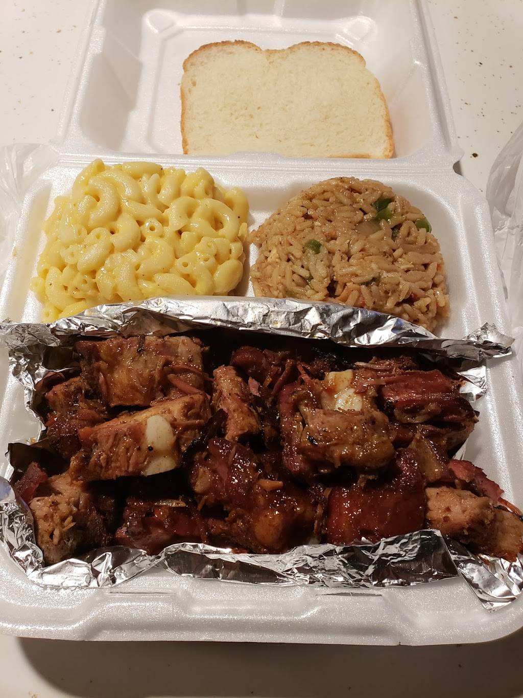 Neighborhood Smoke House Llc | restaurant | 1403 Winter St, Fort Wayne, IN 46803, USA | 2607397041 OR +1 260-739-7041