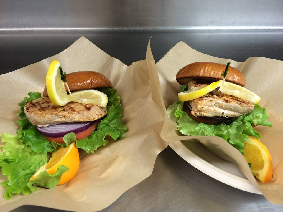 Padaro Beach Grill | restaurant | 3765 Santa Claus Ln, Carpinteria, CA 93013, USA | 8055669800 OR +1 805-566-9800