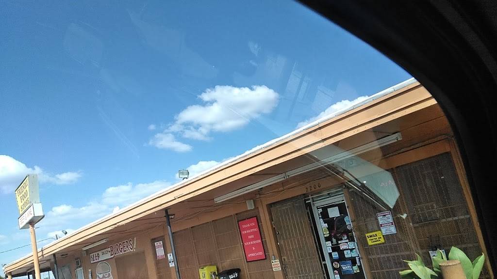 Friendlys Burger | restaurant | 2200 Cedar Crest Blvd #4202, Dallas, TX 75203, USA | 4699178525 OR +1 469-917-8525
