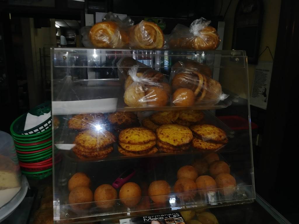 La Montaña Restaurant & Bakery | bakery | 8206 N Armenia Ave, Tampa, FL 33604, USA | 8133740169 OR +1 813-374-0169