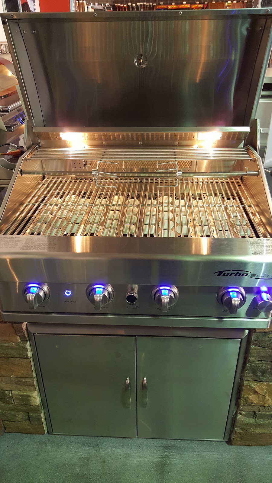 Barbeques Galore | restaurant | 160 N Rosemead Blvd, Pasadena, CA 91107, USA | 6265681422 OR +1 626-568-1422