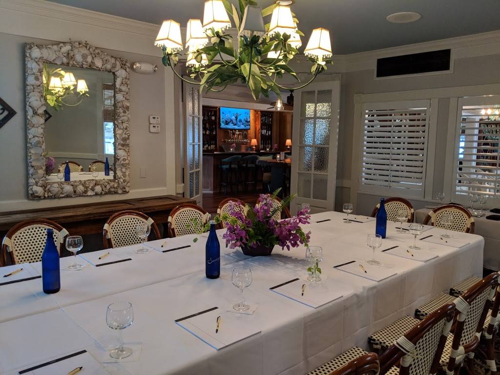 Thistle Lodge Beachfront Restaurant | restaurant | 2255 W Gulf Dr, Sanibel, FL 33957, USA | 2394729200 OR +1 239-472-9200