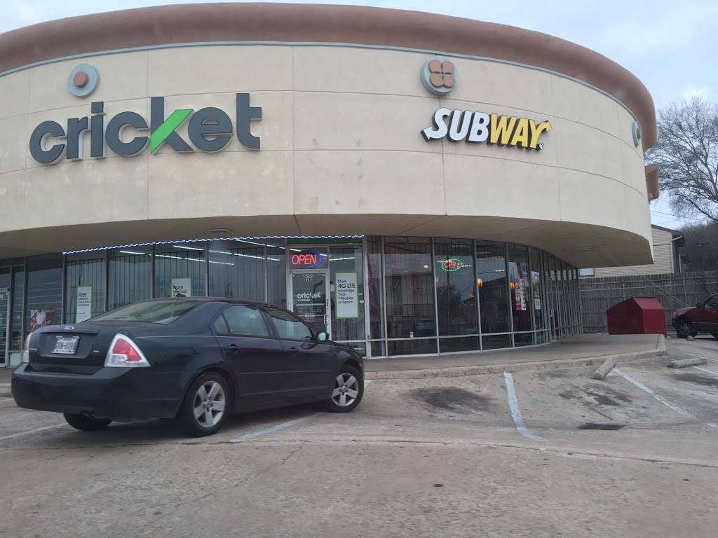Subway | restaurant | 8200 Wilcrest Dr, Houston, TX 77072, USA | 2815615111 OR +1 281-561-5111