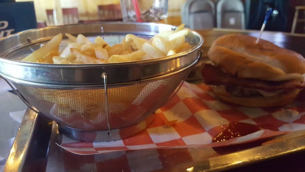 Flying Boots & Wings | restaurant | 614 S 38th St, Tacoma, WA 98418, USA | 2532671037 OR +1 253-267-1037