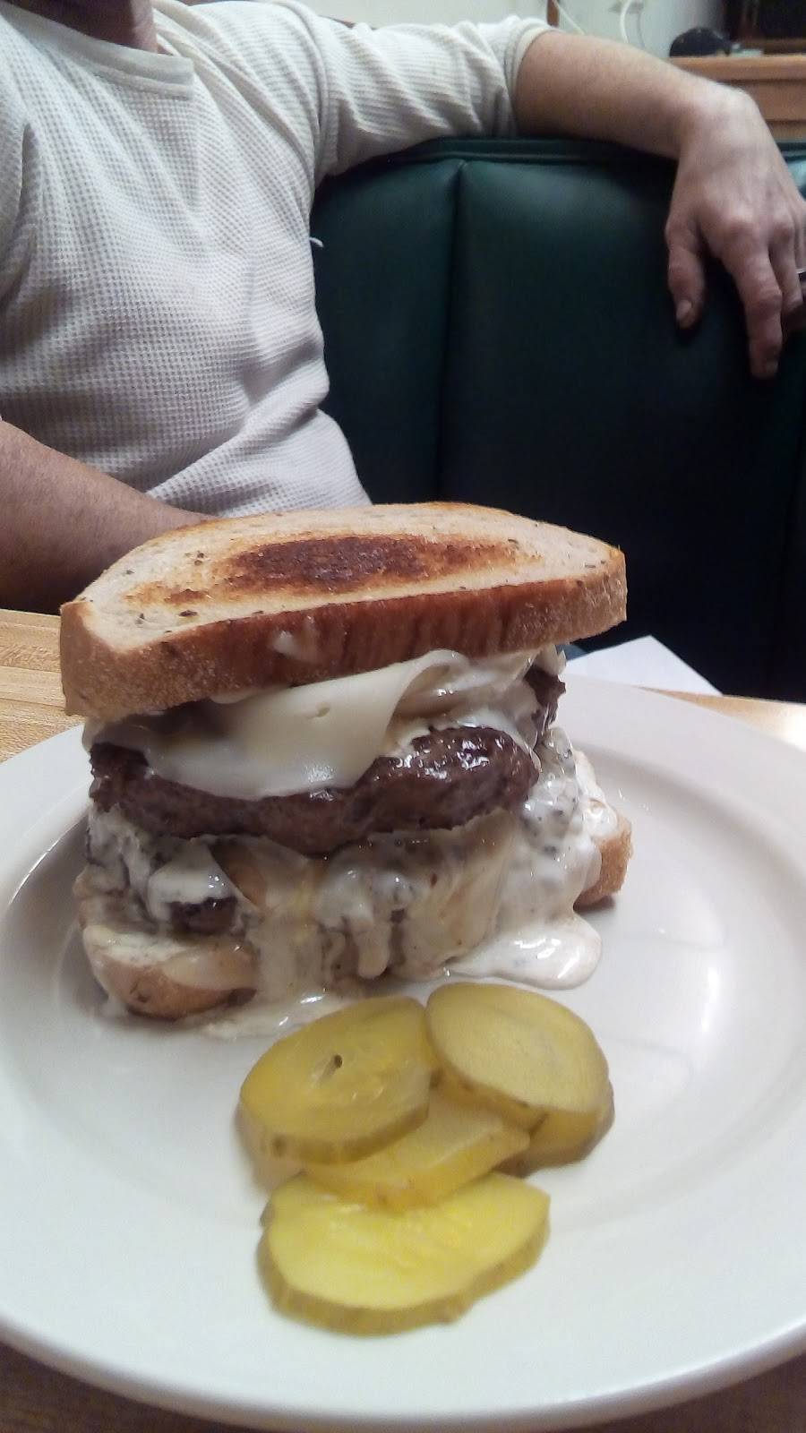 Dimitris Family Restaurants | restaurant | 10945 Lorain Ave, Cleveland, OH 44111, USA | 2162523636 OR +1 216-252-3636