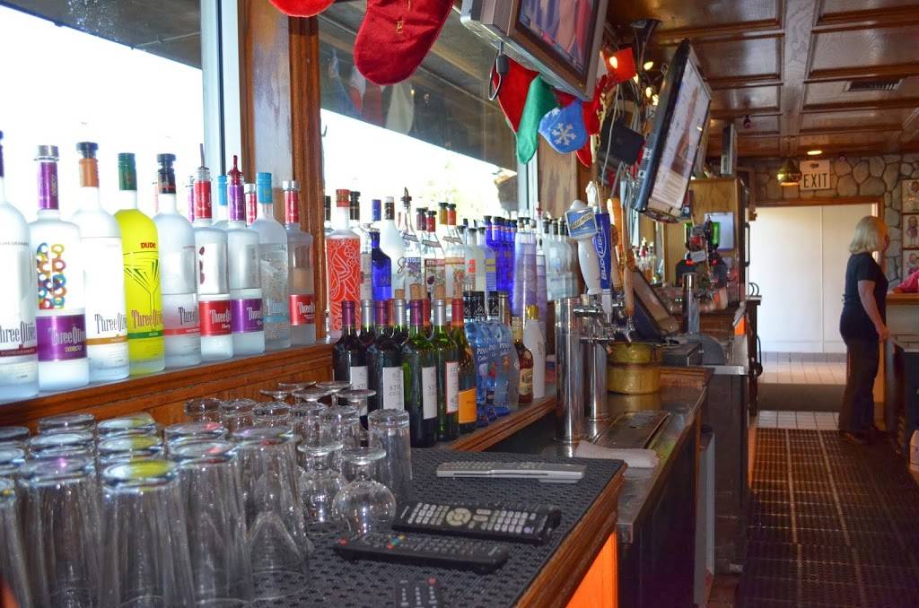 Celebrities Sports Grill | restaurant | 127 W 40th St, San Bernardino, CA 92407, USA | 9098822802 OR +1 909-882-2802