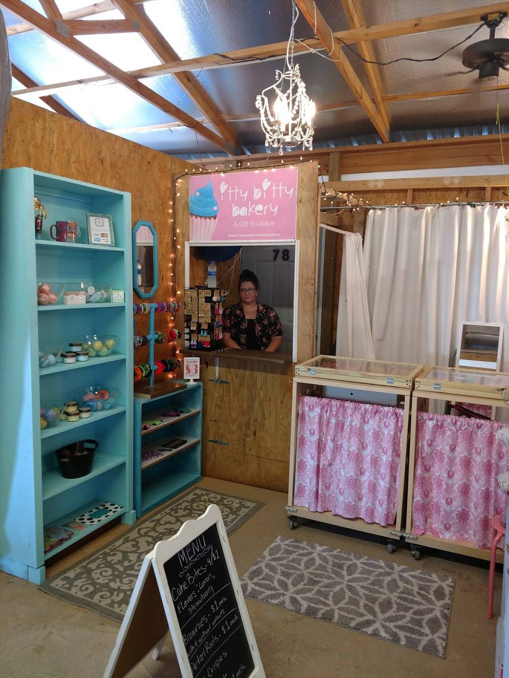 West Georgia Flea Market | restaurant | 3947 N, US-27, Carrollton, GA 30117, USA | 7708326551 OR +1 770-832-6551
