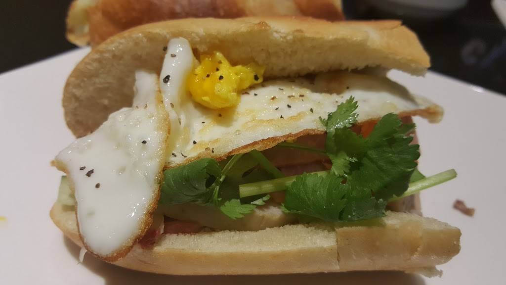 Saigon Bistro Restaurant | restaurant | 6242 N California Ave, Chicago, IL 60659, USA | 7735649336 OR +1 773-564-9336