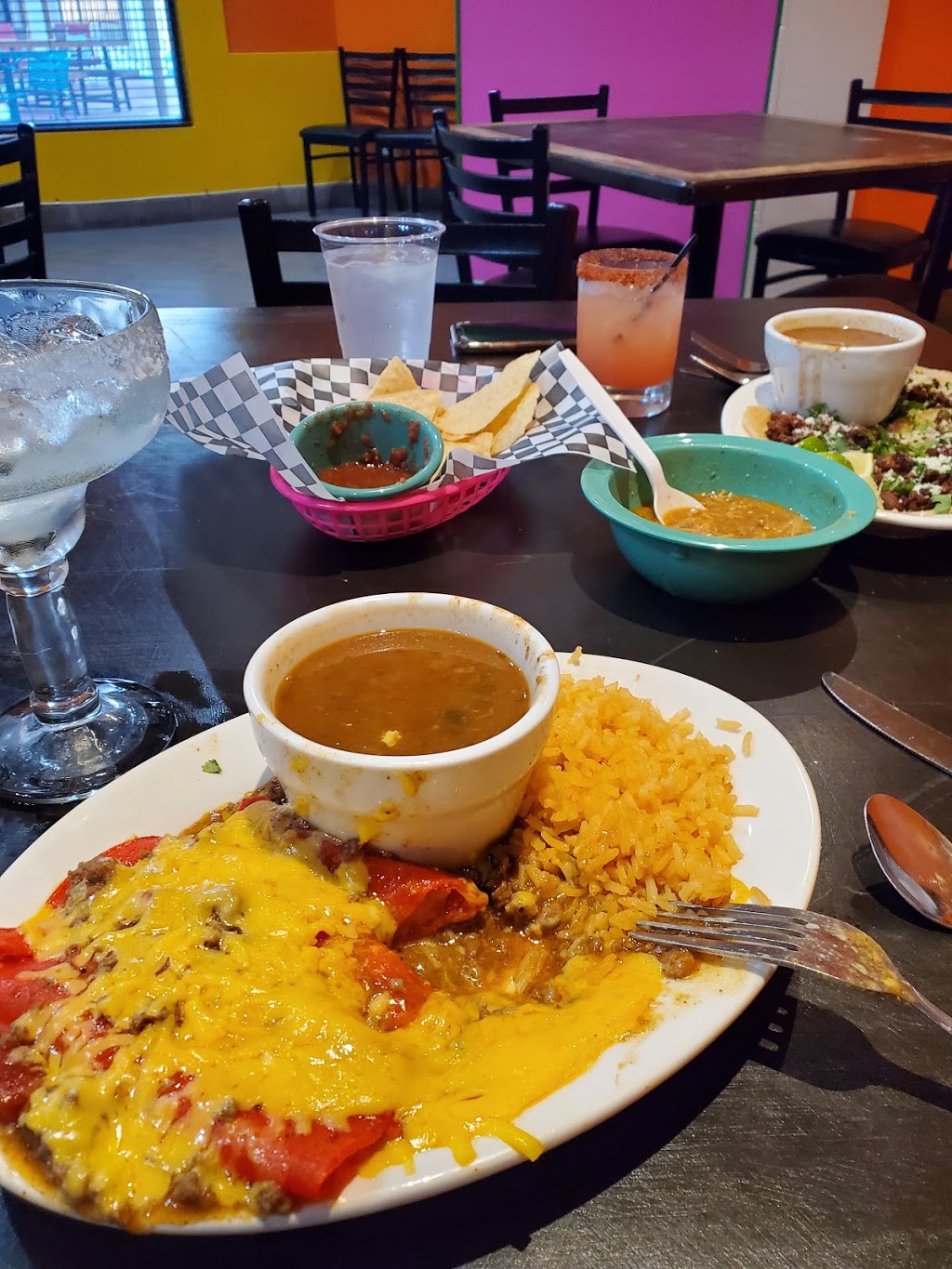 Chismosas llc | restaurant | 14355 Blanco Rd, San Antonio, TX 78216, USA | 2102576803 OR +1 210-257-6803