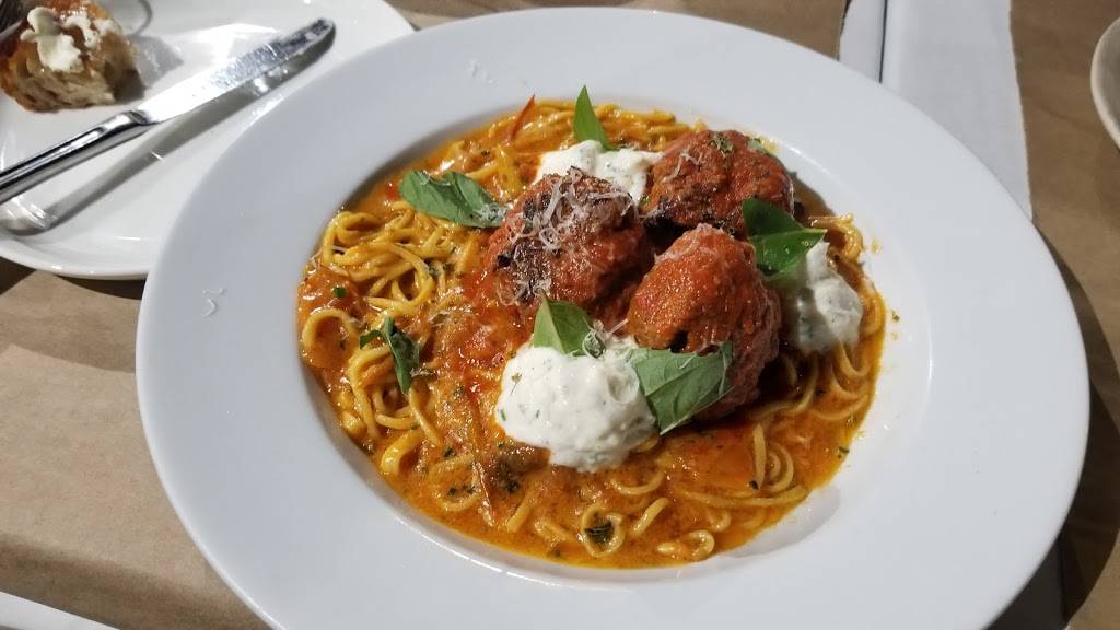 Ellies | restaurant | 204 Orange Ave, Long Beach, CA 90802, USA | 5624374837 OR +1 562-437-4837