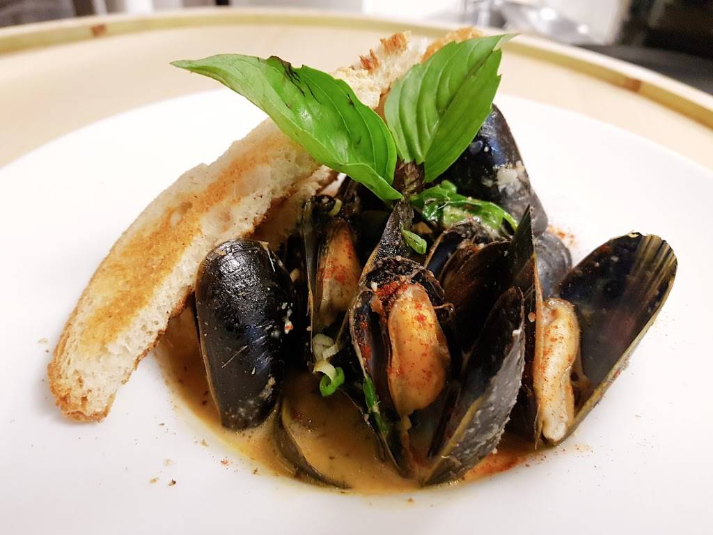 Silom Thai & Sushi | restaurant | 3345 Lenox Rd NE, Atlanta, GA 30326, USA | 4045493948 OR +1 404-549-3948