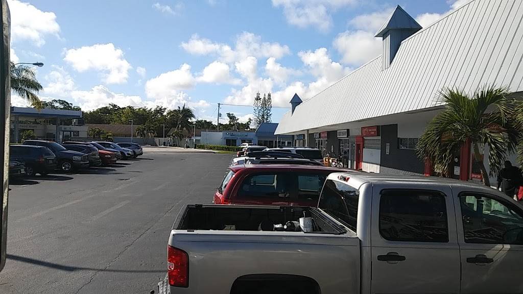 Rodbenders Raw Bar & Grill | restaurant | 20400 Old Cutler Rd #1834, Cutler Bay, FL 33189, USA | 3052539360 OR +1 305-253-9360