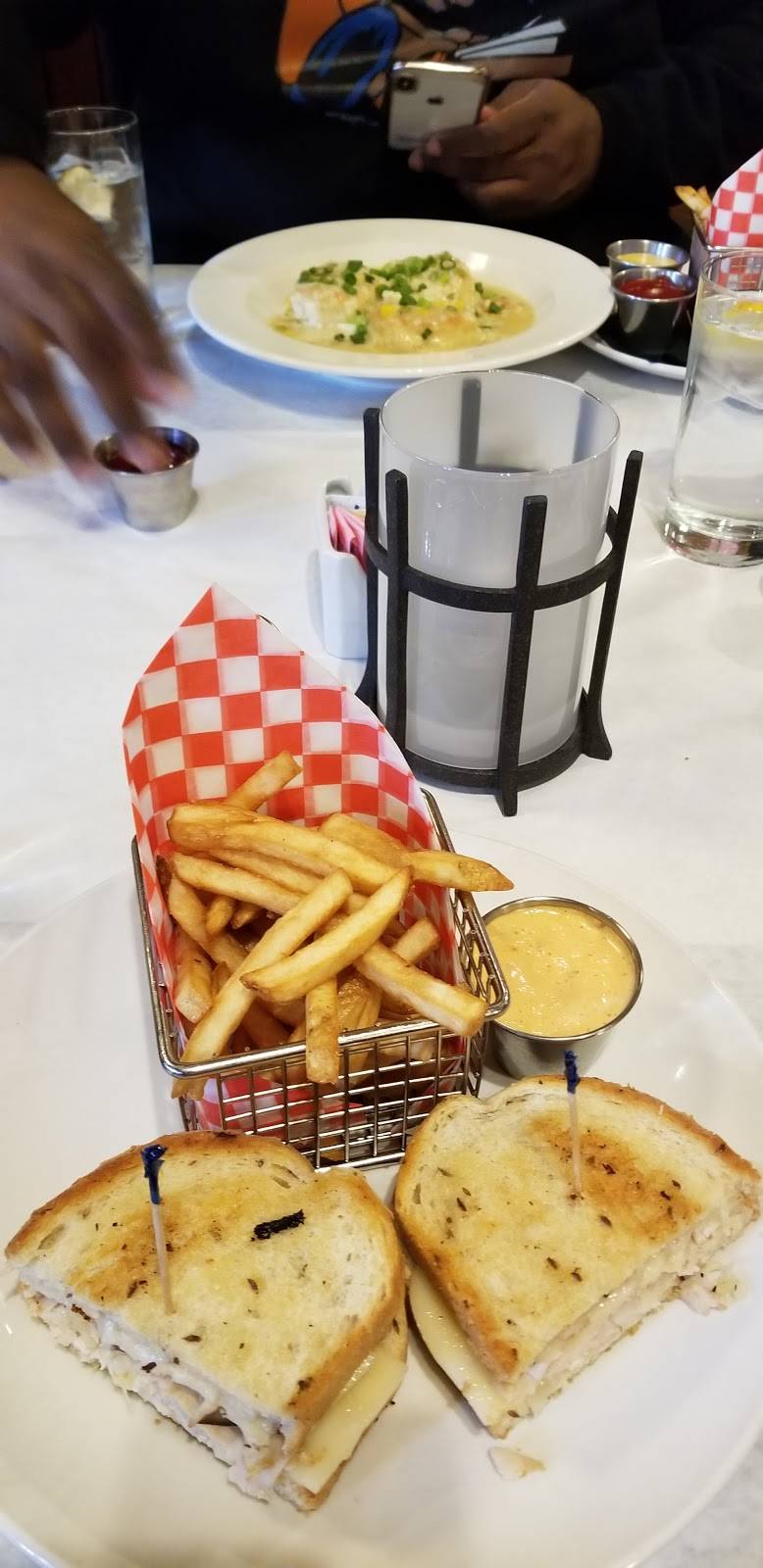 Cleveland Chop | restaurant | 824 West Saint Clair Avenue, Cleveland, OH 44113, USA | 2166962467 OR +1 216-696-2467