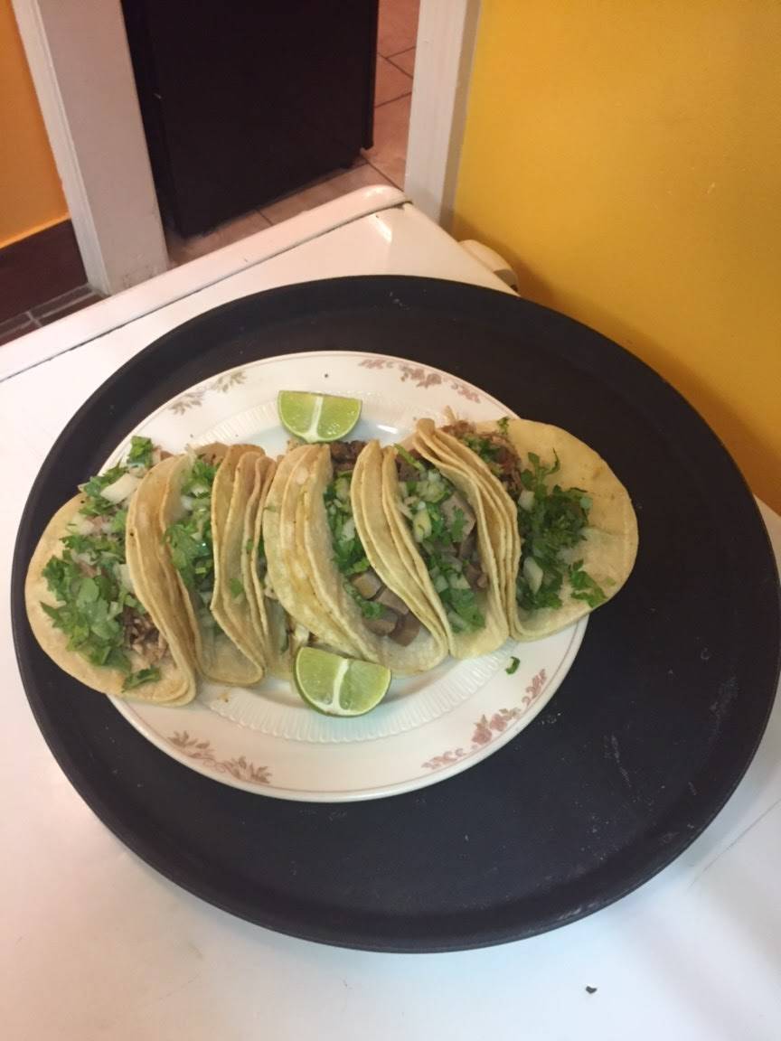 Los Tres Domínguez | restaurant | 288 Lancaster Ave, Malvern, PA 19355, USA | 4843208446 OR +1 484-320-8446