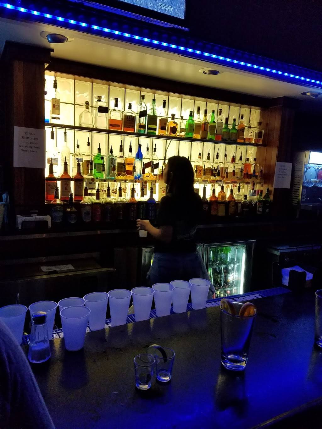 Broneys Alumni Grill | restaurant | 7 W Carpenter St, Athens, OH 45701, USA | 7405925900 OR +1 740-592-5900