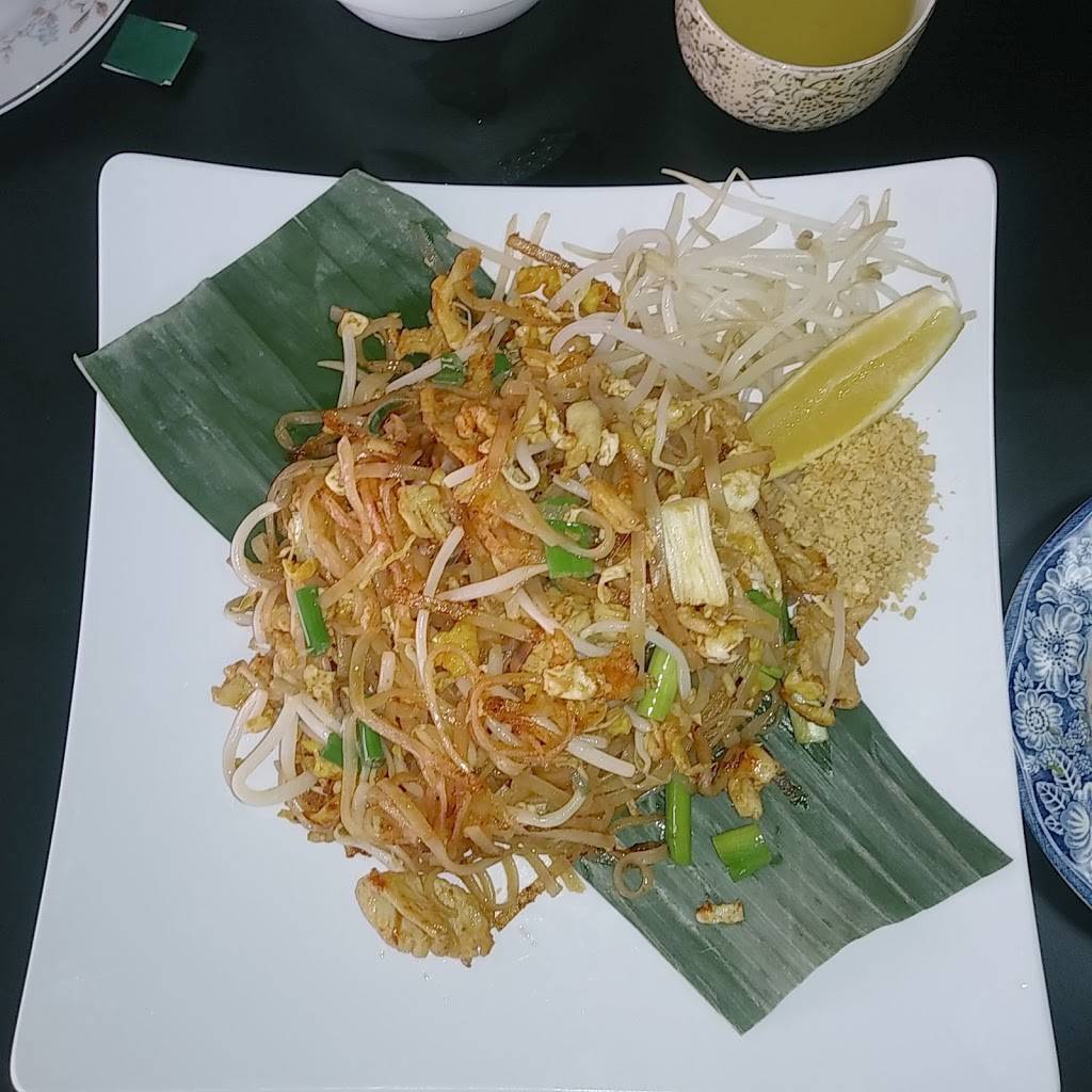 Pad Thai Cafe | restaurant | 636 W New York Ave, DeLand, FL 32720, USA | 3866245194 OR +1 386-624-5194