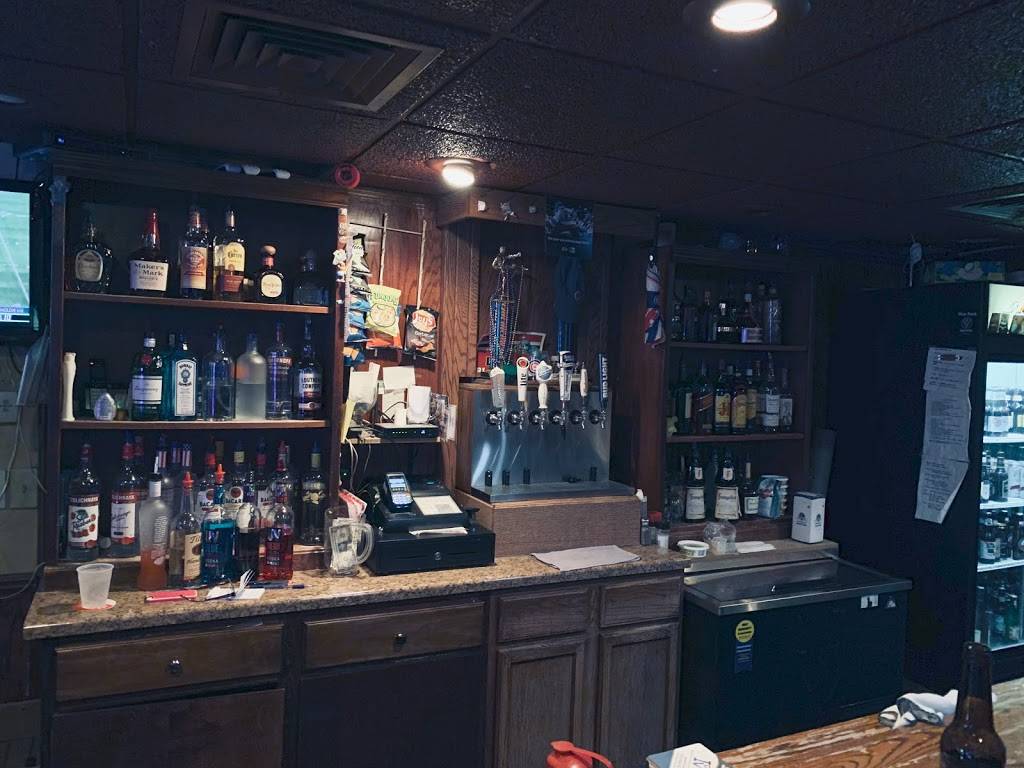 Plaza Pub | restaurant | 6202 Douglas Ave, Des Moines, IA 50322, USA | 5153340871 OR +1 515-334-0871