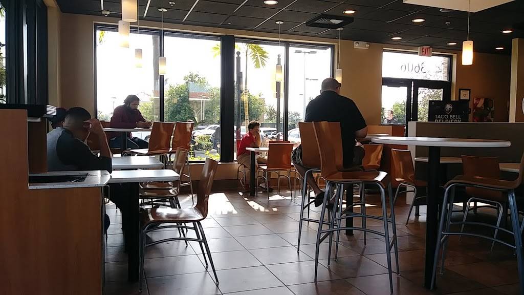 Taco Bell | meal takeaway | 640 NE 125th St, North Miami, FL 33161, USA | 3058930143 OR +1 305-893-0143