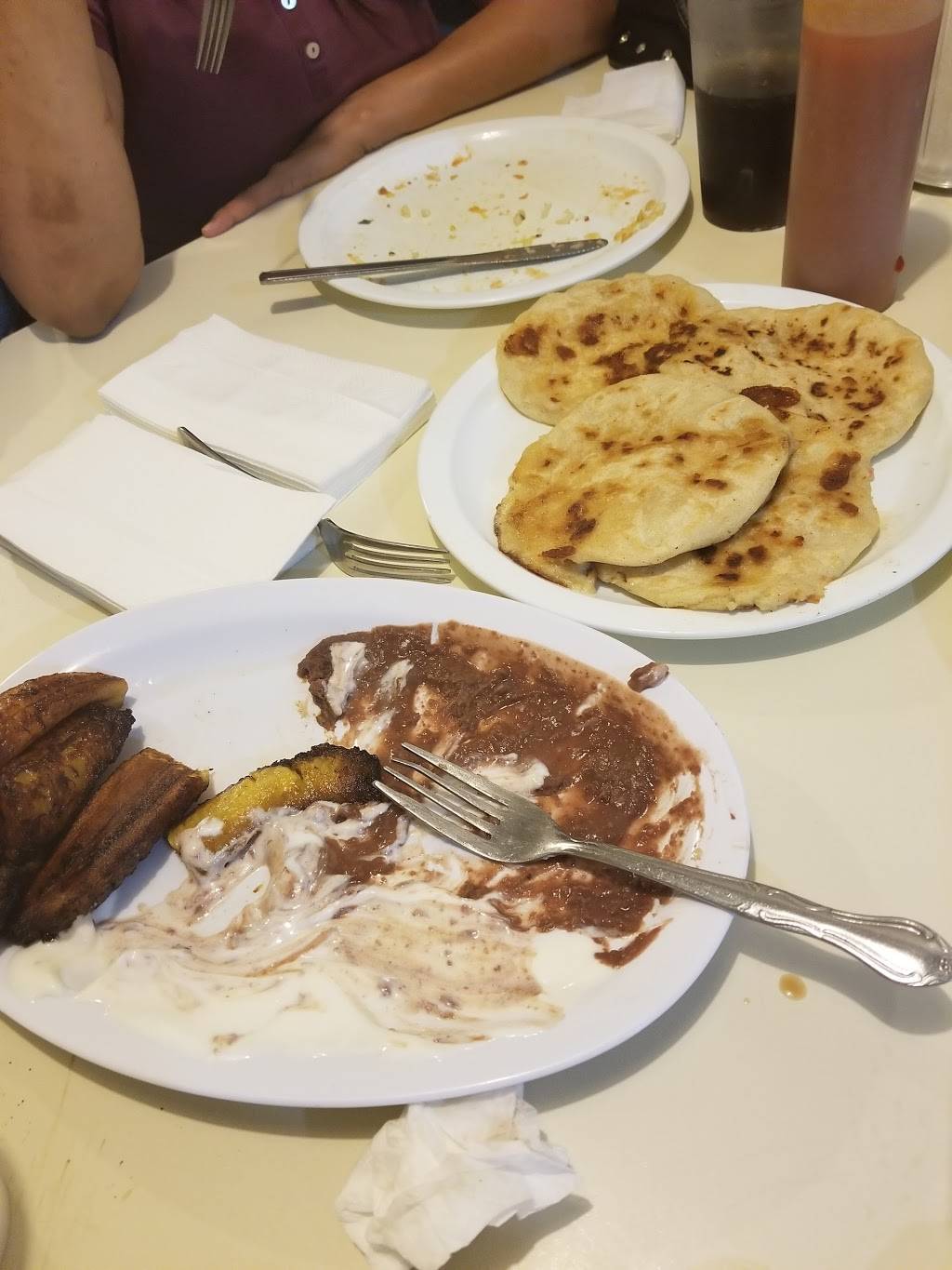 El Triunfo Restaurant | restaurant | 4450 E Charleston Blvd # 3, Las Vegas, NV 89104, USA | 7024534147 OR +1 702-453-4147