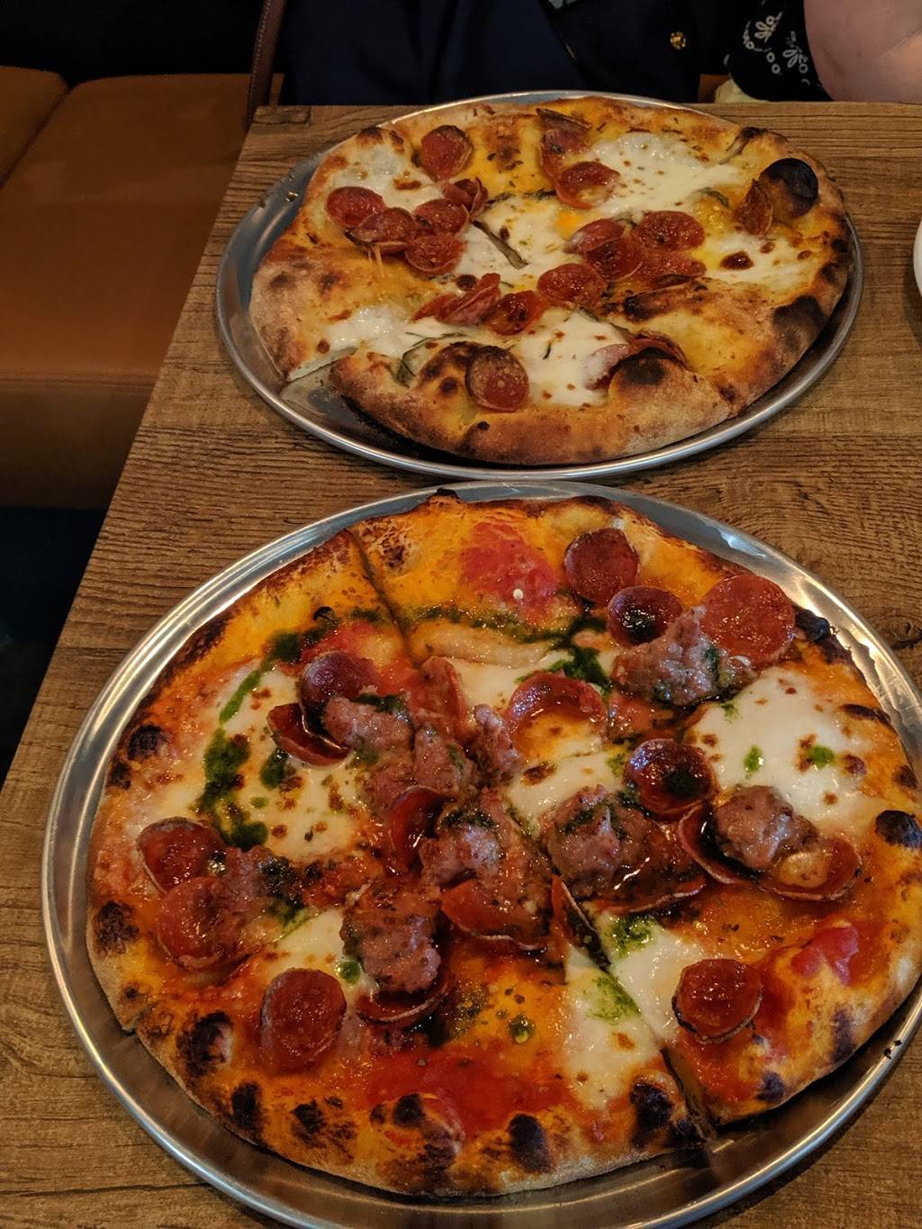 Squirrel’s Pizza | restaurant | 2218 Bull St, Savannah, GA 31401, USA | 9123357873 OR +1 912-335-7873