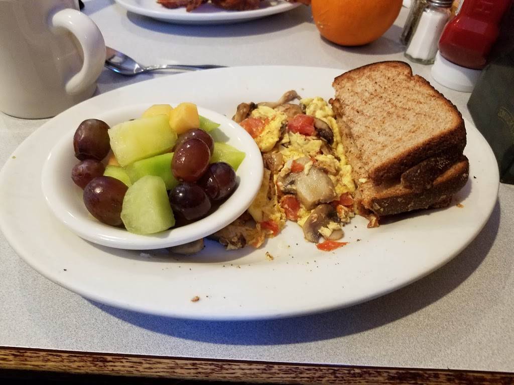 Stephen Anthonys Restaurant | restaurant | 999 Boston Post Rd E, Marlborough, MA 01752, USA | 5084609618 OR +1 508-460-9618