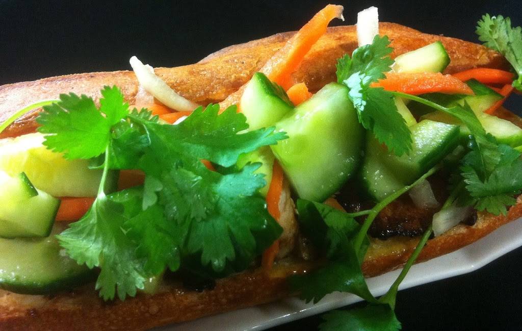 Lemongrass Vietnamese Restaurant | restaurant | 212 E Maine St, Brunswick, ME 04011, USA | 2077259008 OR +1 207-725-9008