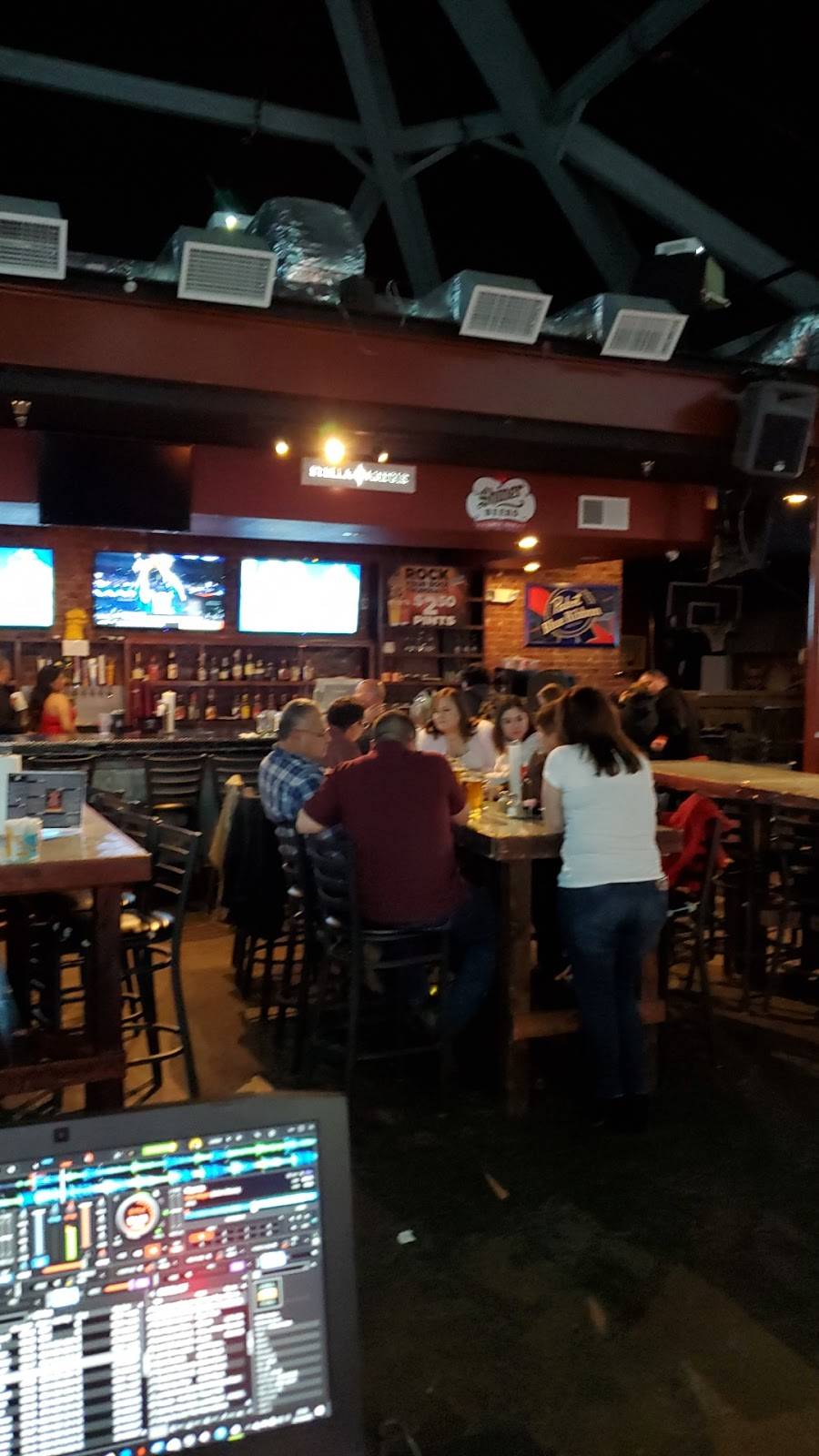 4th And Goal Wing House | restaurant | 1550 Hawkins Blvd, El Paso, TX 79925, USA | 9152198595 OR +1 915-219-8595