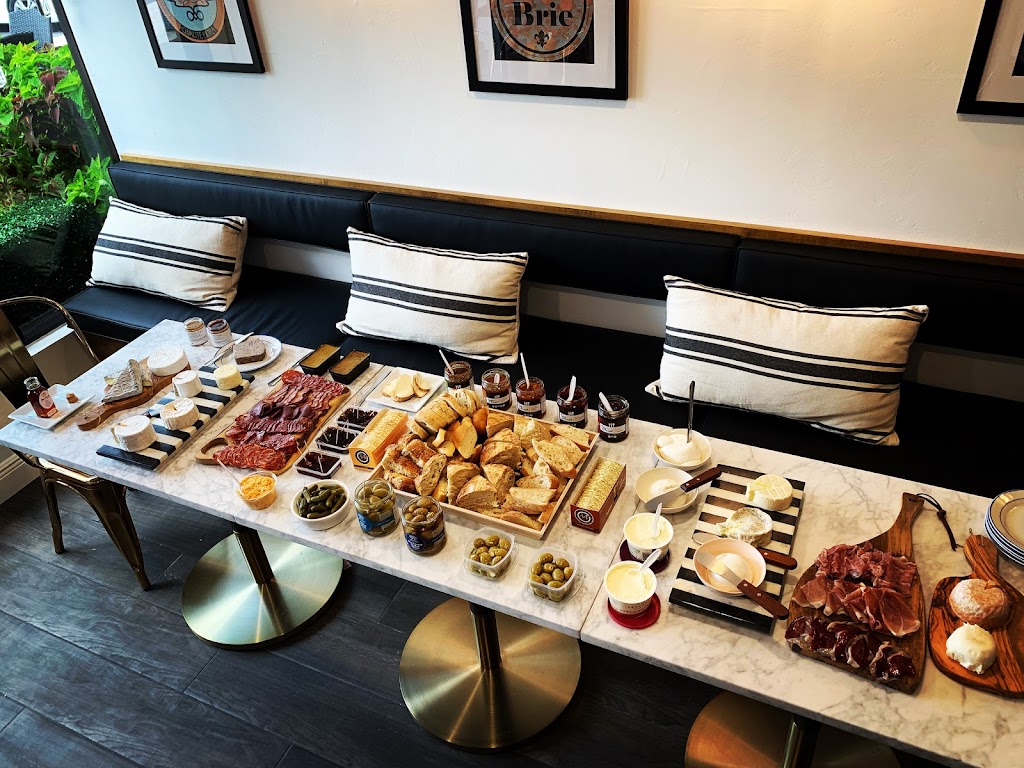 Golden Rind Cheese & Wine | restaurant | 13251 McGregor Blvd #108, Fort Myers, FL 33919, USA | 2393136001 OR +1 239-313-6001