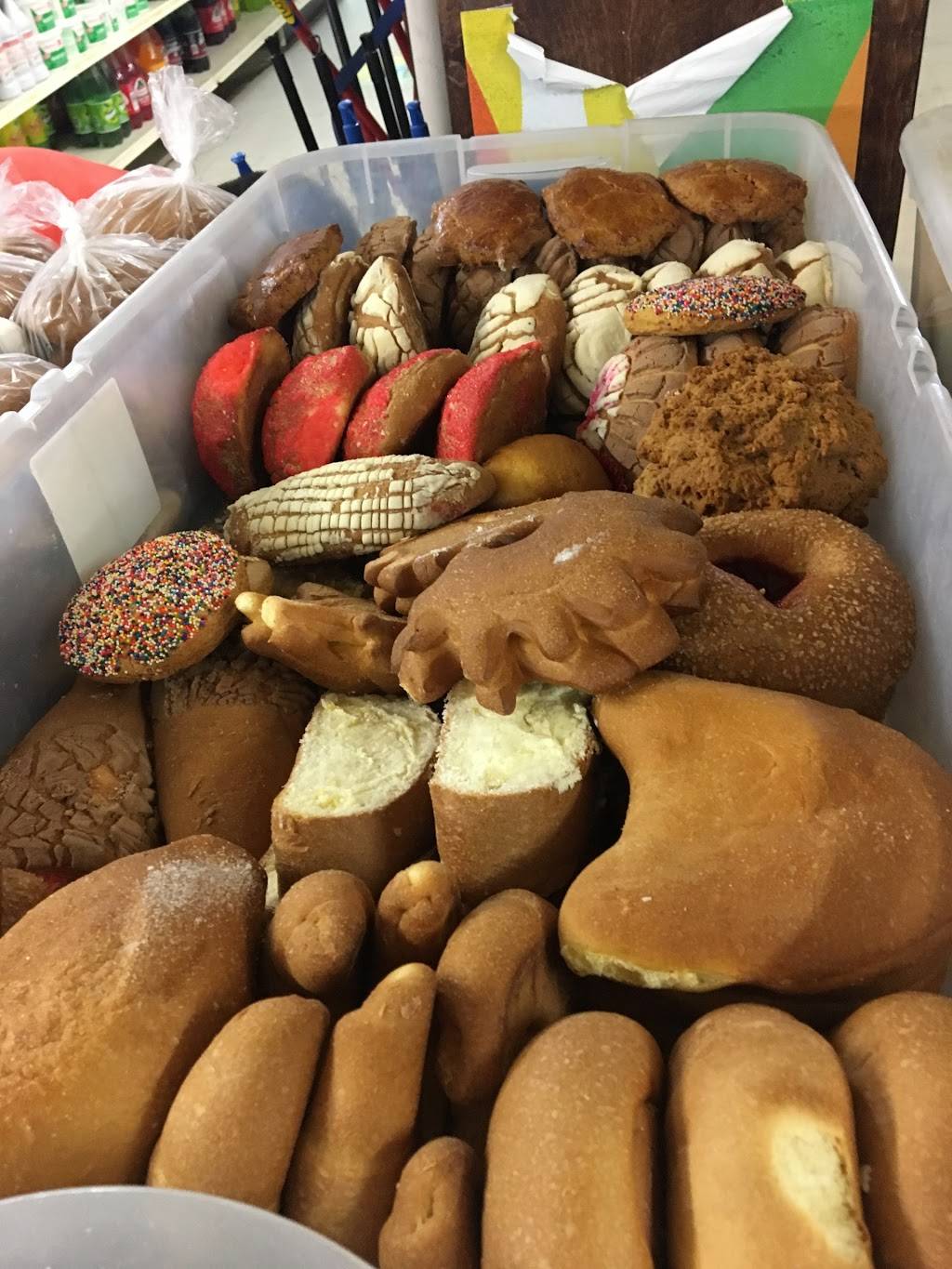 Taqueria y tienda "El Patron" | restaurant | 37007 Lock St, Dade City, FL 33523, USA | 3525180615 OR +1 352-518-0615