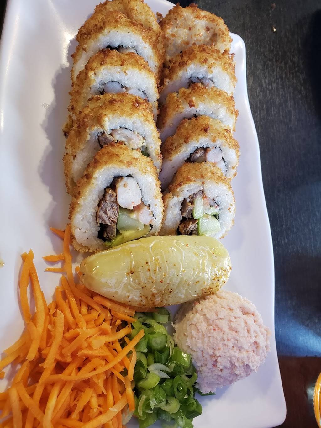 Sushilon Sushi Y Mariscos | restaurant | 2199 Edison Hwy, Bakersfield, CA 93305, USA | 8052682544 OR +1 805-268-2544