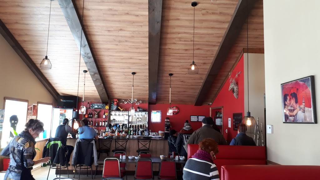 Restaurant des Sentiers | restaurant | 10 Avenue Saint-Patrick, Saint-Joseph-de-Coleraine, QC G0N 1B0, Canada | 4184231149 OR +1 418-423-1149