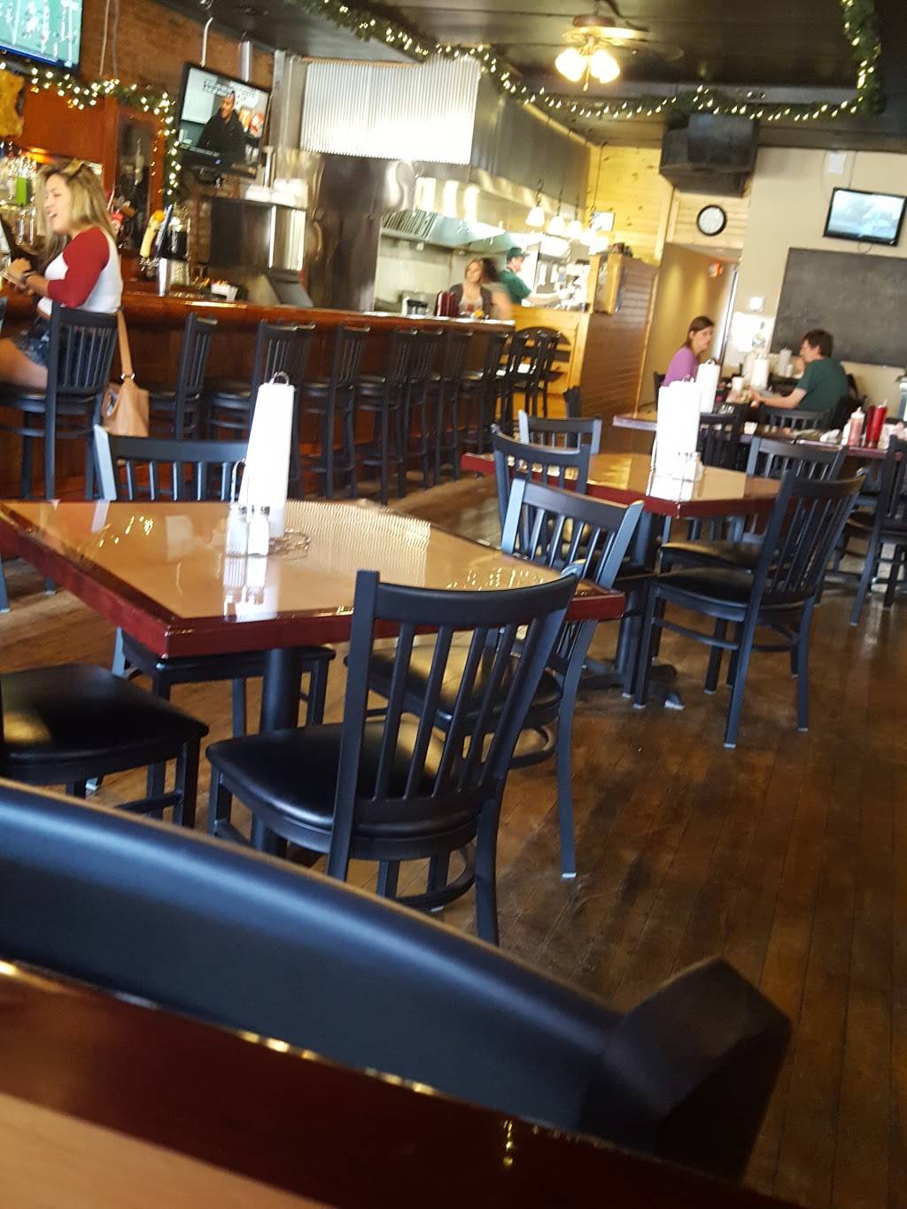 Boondocks Saloon & Grill | restaurant | 104 E Grand River Rd, Laingsburg, MI 48848, USA | 5179196099 OR +1 517-919-6099