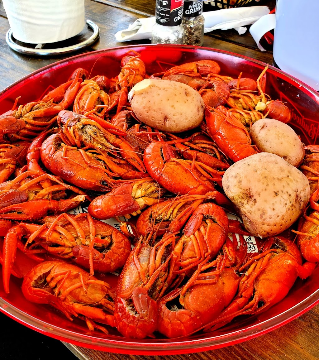 The Crawfish Hole | restaurant | 8899 Airline Hwy, Livonia, LA 70755, USA | 2256372121 OR +1 225-637-2121