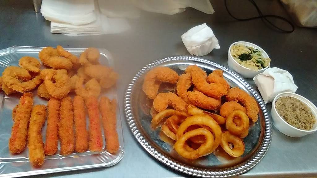 Harbour Point Shrimp House | restaurant | 13931 S Torrence Ave, Burnham, IL 60633, USA | 7088689240 OR +1 708-868-9240