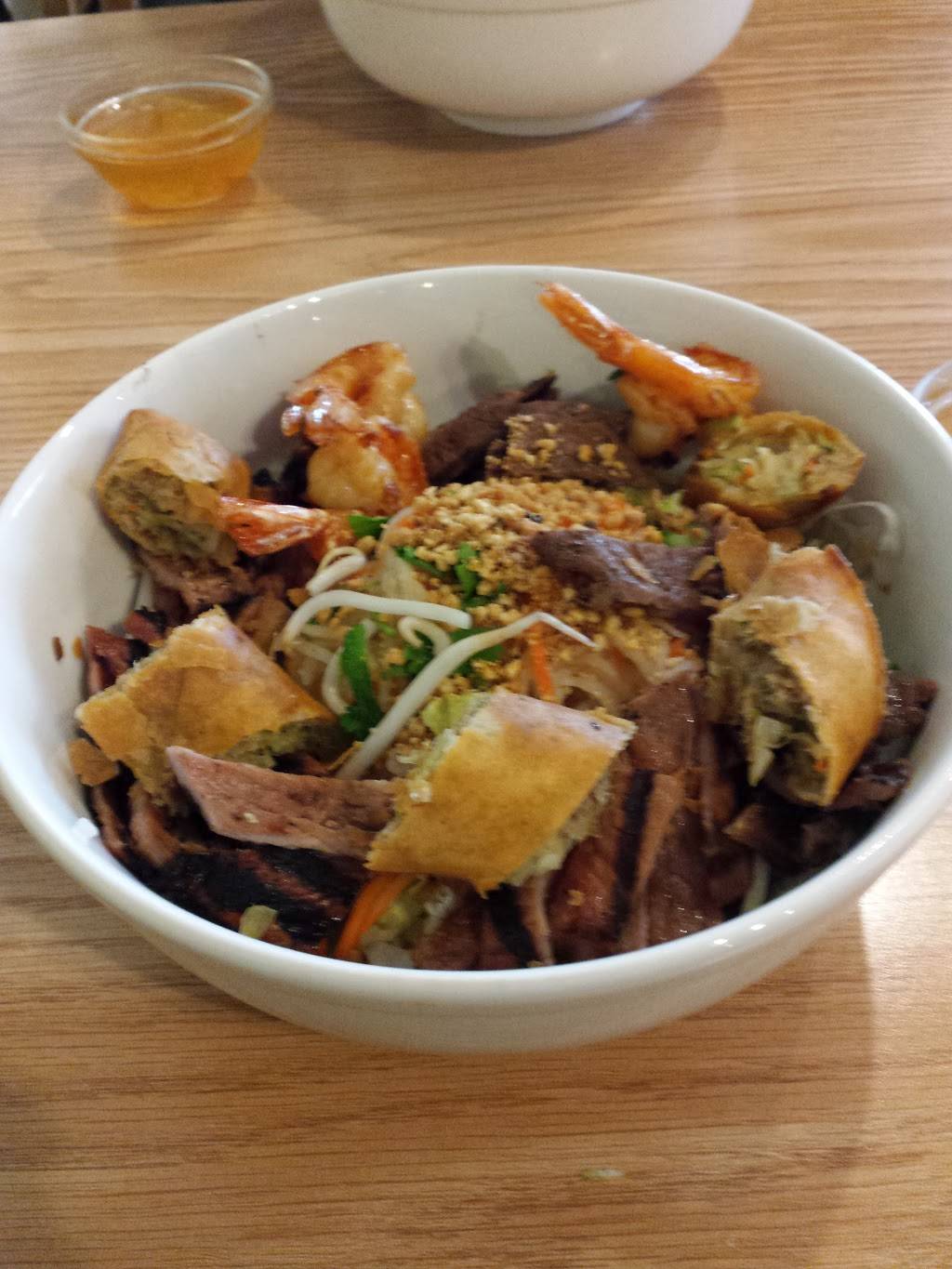 Noodle Palace - South East Asian Cuisine | restaurant | 1310 Petaluma Hill Rd, Santa Rosa, CA 95404, USA | 7075281548 OR +1 707-528-1548