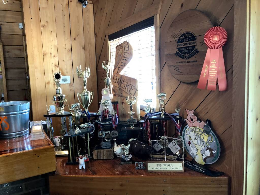 Bob Roberts BBQ | restaurant | 599 W Lowndes Dr, Columbus, MS 39701, USA | 6623282500 OR +1 662-328-2500